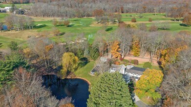 75 Hanson Rd in Darien, CT - Building Photo - Building Photo