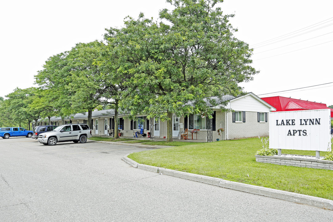 Lake Lynn Apartments in Waterford, MI - Foto de edificio