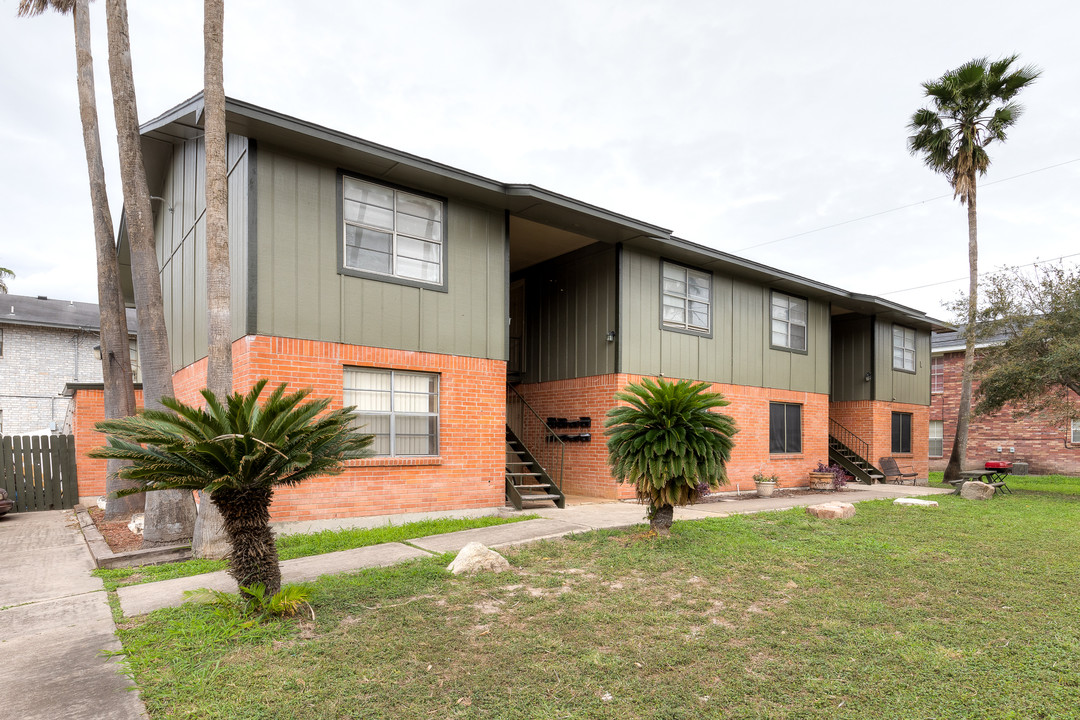 826 N 26th St in Harlingen, TX - Building Photo