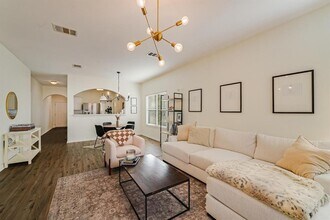 9302 Brents Elm Dr in Austin, TX - Building Photo - Building Photo