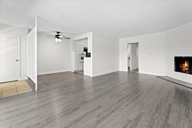 5232 Fairview Blvd