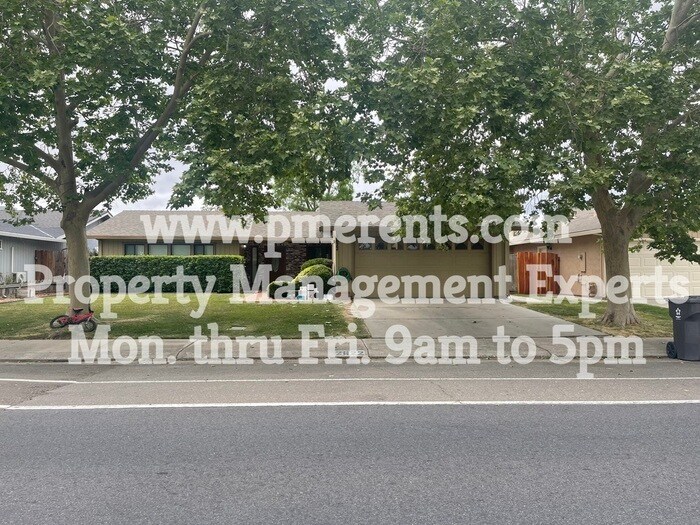 2622 Estate Dr in Stockton, CA - Building Photo