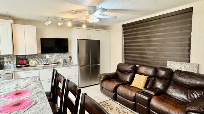 20381 NE 30th Ave in Miami, FL - Building Photo - Building Photo