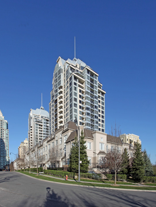 The Waldorf in Toronto, ON - Building Photo