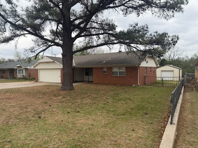 1809 N Pennsylvania Ave in Shawnee, OK - Building Photo - Building Photo