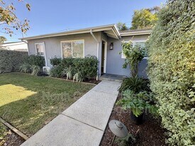 2245 Garnet Ave in San Diego, CA - Building Photo