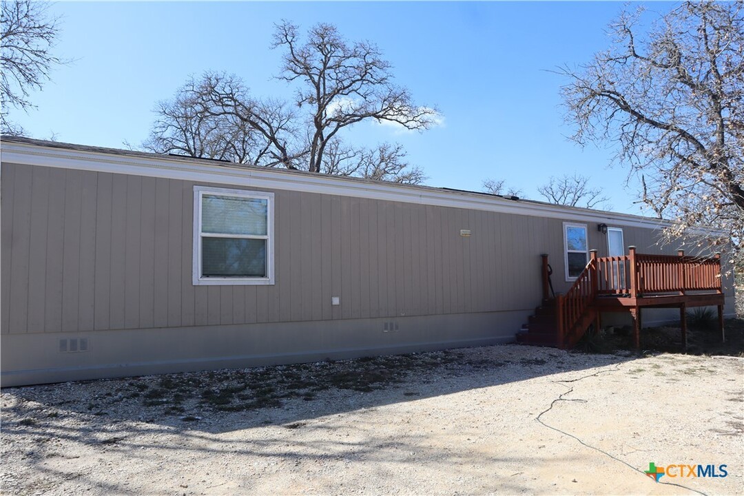 221 Turkey Tree Trail in Seguin, TX - Building Photo