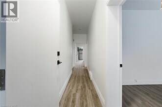 202 Victoria Ave N in Hamilton, ON - Building Photo - Building Photo