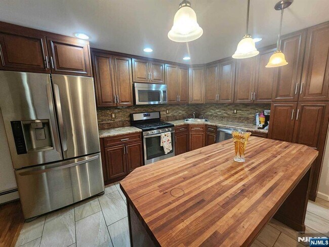 13 N 3rd St in Harrison, NJ - Building Photo - Building Photo