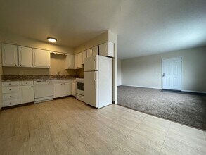 1408 NE 69th Ave in Portland, OR - Building Photo - Building Photo