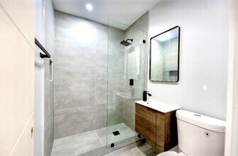 1615 NE 9th St, Unit 1 in Fort Lauderdale, FL - Foto de edificio - Building Photo