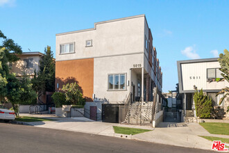 5019 W Maplewood Ave in Los Angeles, CA - Building Photo - Building Photo