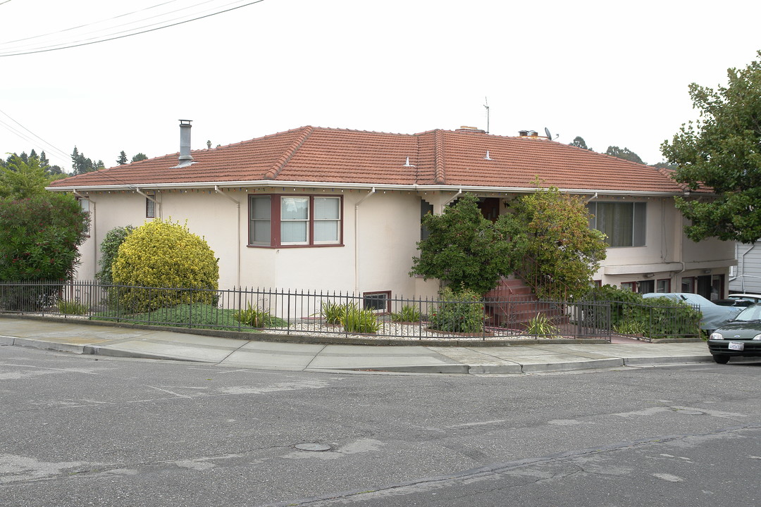 21334 Ocean View Dr in Hayward, CA - Building Photo