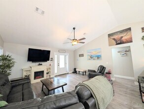 6837 Sage Brush Ln in Milton, FL - Building Photo - Building Photo