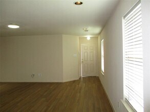 3151 Lexington Lake Dr in Missouri City, TX - Building Photo - Building Photo