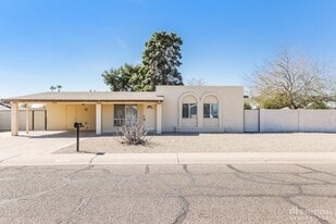 19040 N 17th Ave in Phoenix, AZ - Building Photo