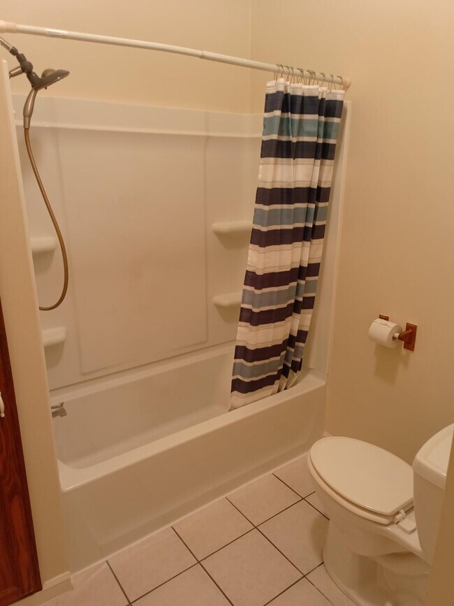 418 Manitowoc St, Unit 418 in Reedsville, WI - Building Photo - Building Photo