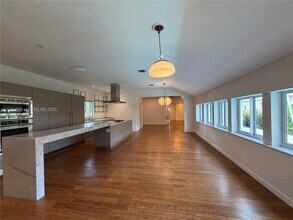 621 W Dilido Dr in Miami Beach, FL - Building Photo - Building Photo