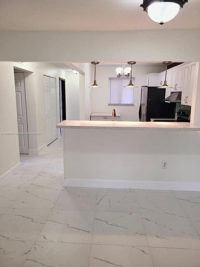 7480 NW 17th St in Plantation, FL - Building Photo - Building Photo