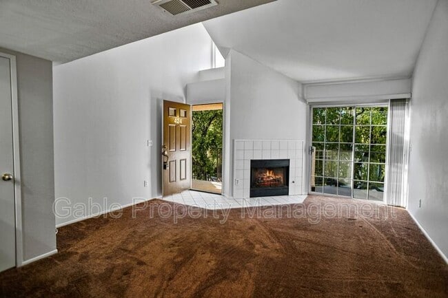 24101 Del Monte Dr. in Santa Clarita, CA - Building Photo - Building Photo