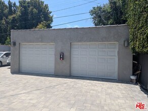 807 Croft Ave in Los Angeles, CA - Building Photo - Building Photo