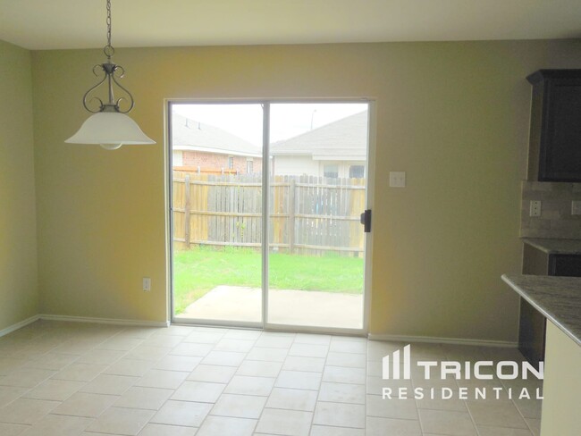 4845 Leaf Hollow Dr in Fort Worth, TX - Building Photo - Building Photo