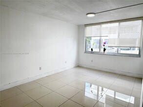 1075 93rd St in Bay Harbor Islands, FL - Building Photo - Building Photo