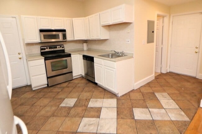 14 Estella St in Boston, MA - Building Photo - Building Photo