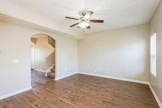 1626 Sunray Dr in Murfreesboro, TN - Foto de edificio - Building Photo