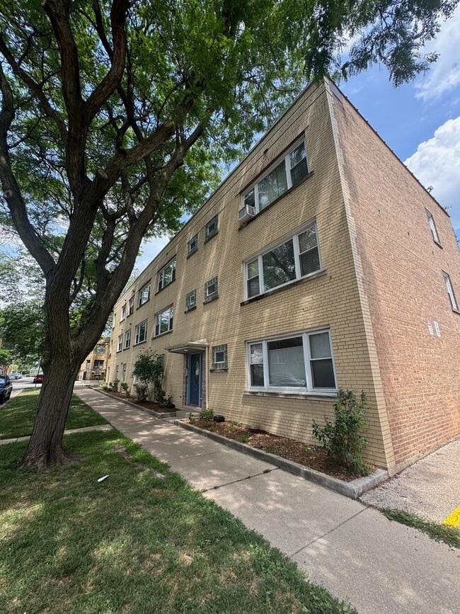 property at 5047 N Washtenaw Ave