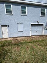 429 W 2nd St, Unit 1/2 in Freeport, TX - Building Photo