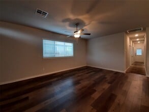 9784 Grosbeak Ln in Magnolia, TX - Foto de edificio - Building Photo