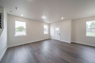 2988 Huntshire Ave in Ammon, ID - Building Photo - Building Photo