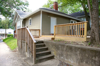 1807 Walker Ave in Greensboro, NC - Building Photo - Building Photo