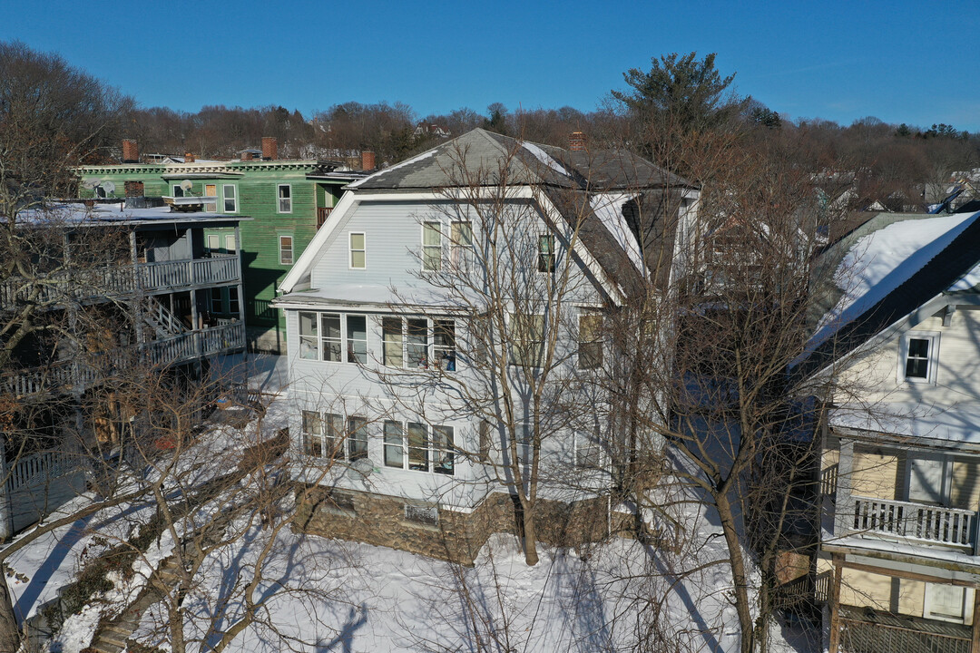 46 Wyman St in Waterbury, CT - Building Photo