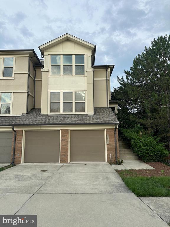 property at 23322 Evening Primrose Square