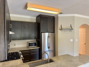 8909 Mountain Shadows Cove-Unit -A in Austin, TX - Building Photo - Building Photo