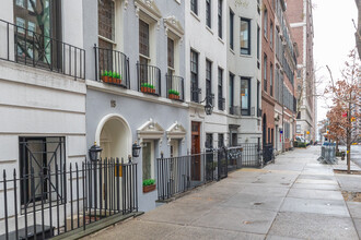 15 Sutton Pl in New York, NY - Foto de edificio - Building Photo