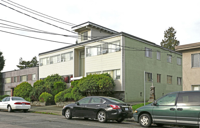 6707 Dow Av in Burnaby, BC - Building Photo - Building Photo