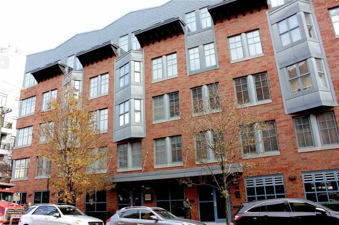 727 Monroe St, Unit 507 in Hoboken, NJ - Building Photo