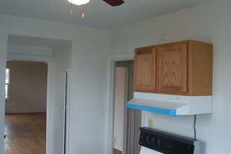 608 Cleveland St-Unit -2 in Eveleth, MN - Foto de edificio - Building Photo