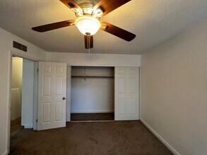 1467 Lorilyn Ave in Las Vegas, NV - Building Photo - Building Photo
