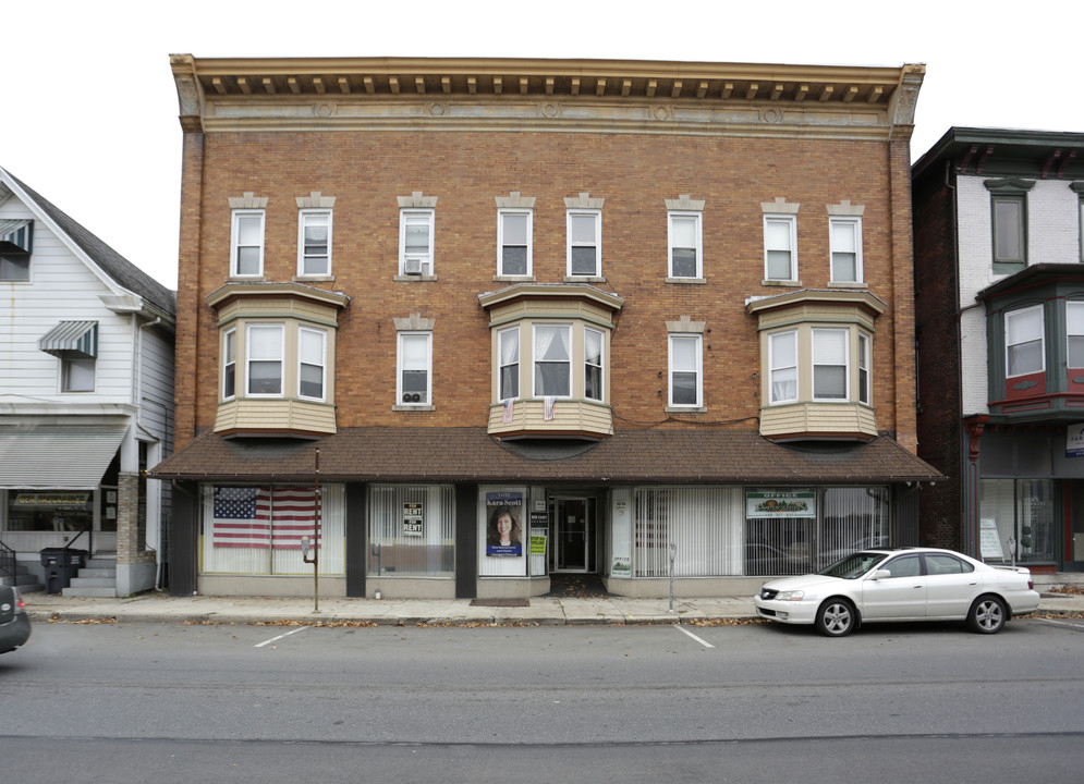 184 S First St in Lehighton, PA - Building Photo