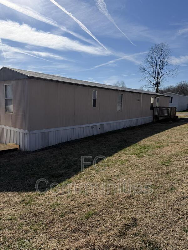 1791 Breezewood Dr in Morganton, NC - Building Photo - Building Photo