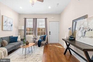 1017 S Bouvier St in Philadelphia, PA - Building Photo