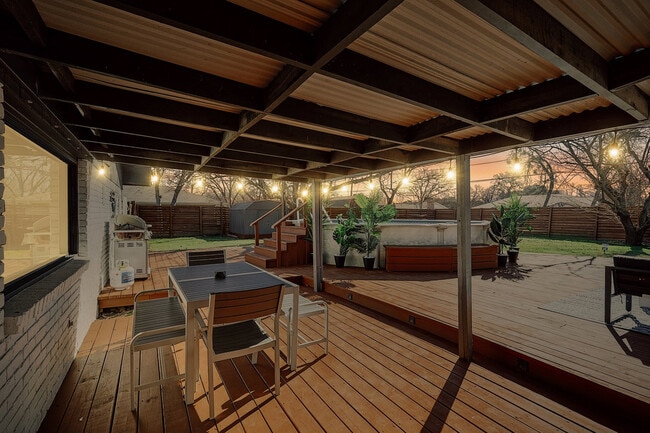 313 Melorine Dr in Grand Prairie, TX - Building Photo - Building Photo