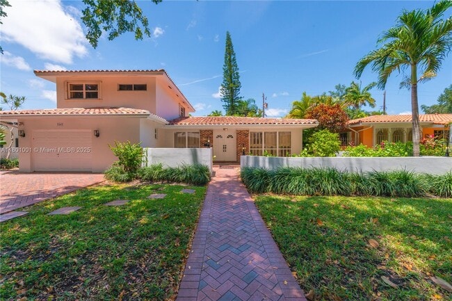 property at 1541 Zuleta Ave