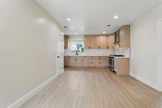 6708 Riverton Ave in Los Angeles, CA - Building Photo - Building Photo