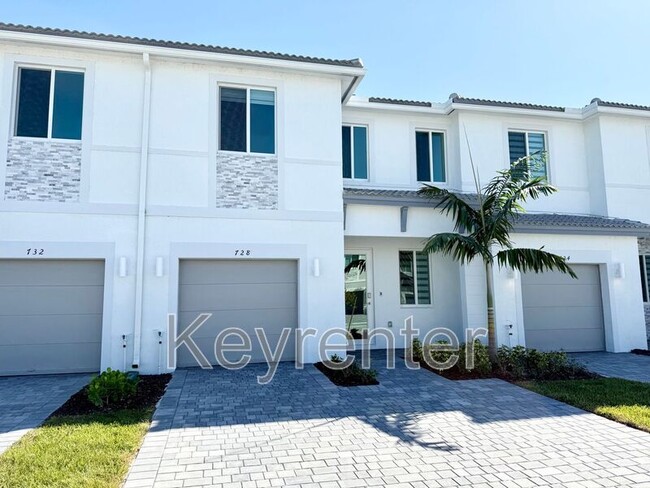 728 SE 13th St Cir in Homestead, FL - Building Photo - Building Photo