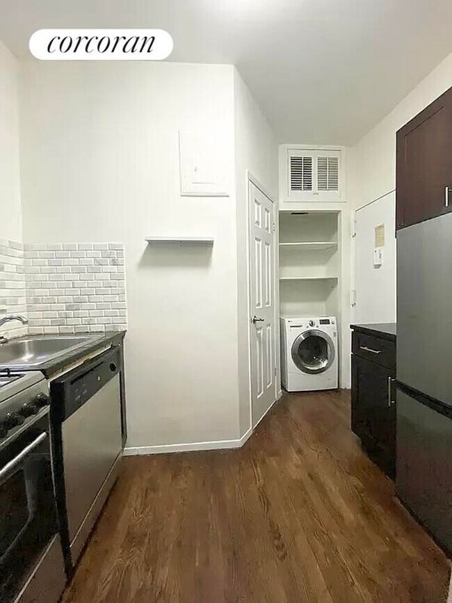 1229 1st Ave in New York, NY - Building Photo - Building Photo